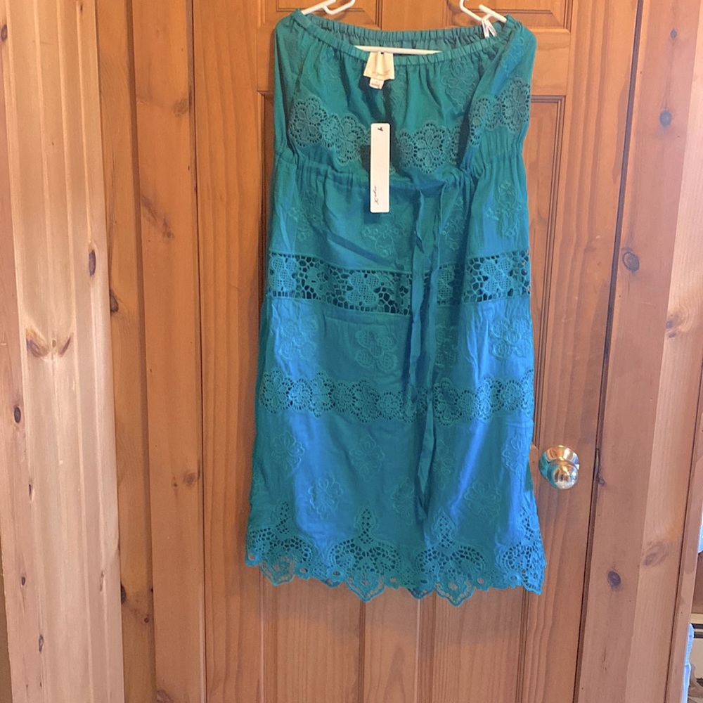 Aryn k boutique knee length dress in teal. Size L